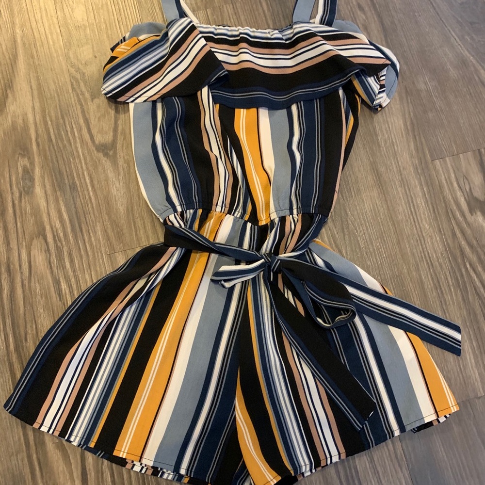 COPY - Fun stripe romper 💛💙